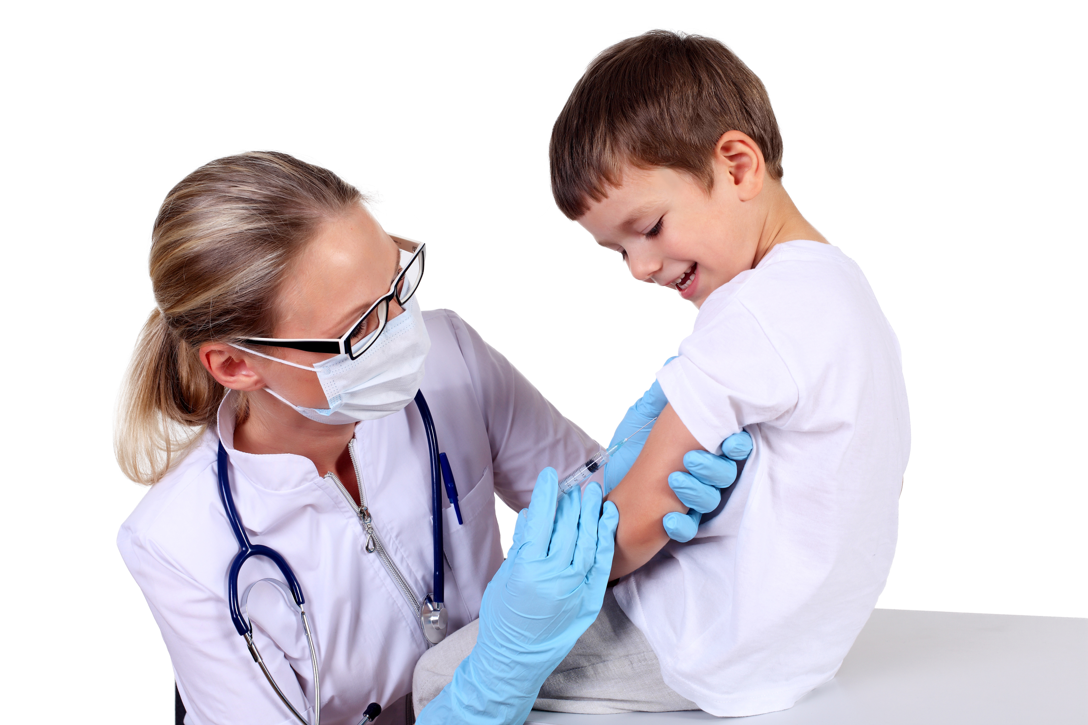 Медсестра вакциной. Уколы детям. Вакцинацинация у детей. Иммунопрофилактика детей. Укол мальчику.